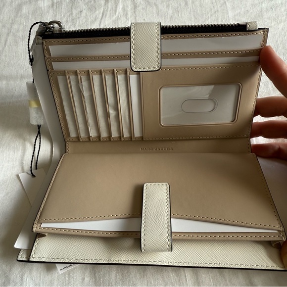 Marc Jacobs White Phone Wallet Wristlet - Picture 2 of 8